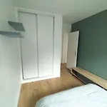 Apartment Cozy 3 Bedrooms, 5 Mn 450m Walk Metro La Defense