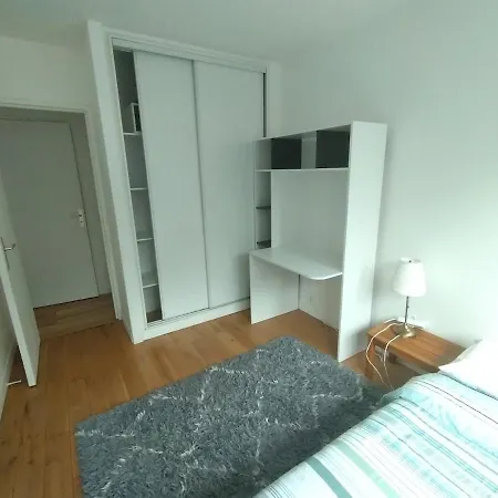 Cozy 3 Bedrooms, 5 Mn 450m Walk Metro La Defense Courbevoie