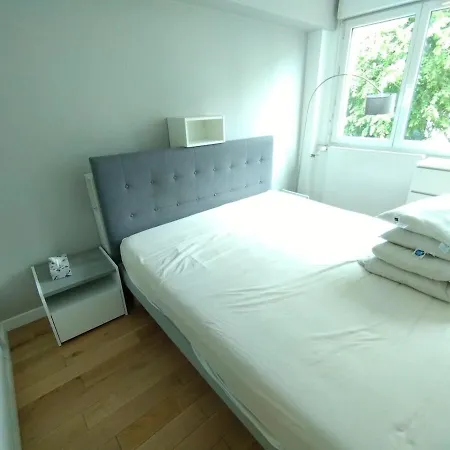 Apartment Cozy 3 Bedrooms, 5 Mn 450m Walk Metro La Defense Courbevoie